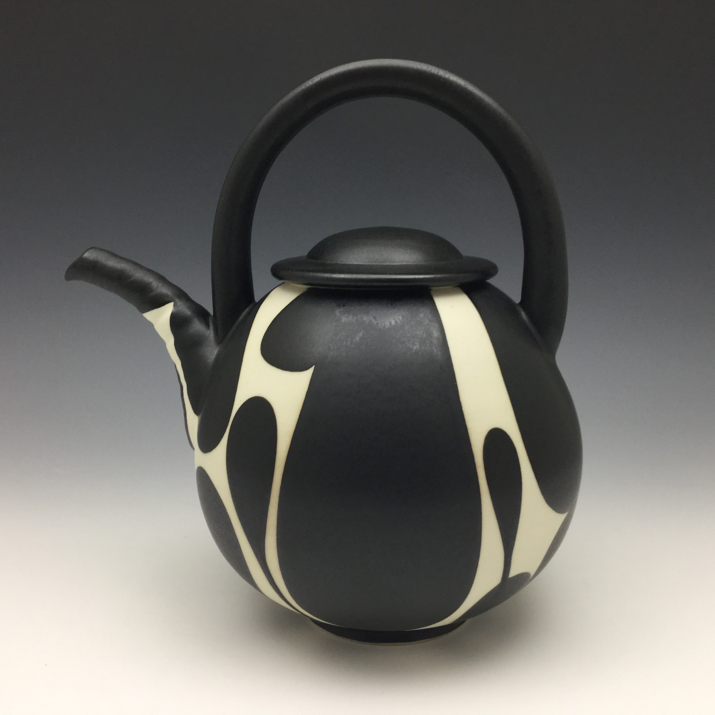 Sam Scott, black and white teapot, 7 1/2 in. (19 cm) in height, Kai porcelain, fired to cone 11